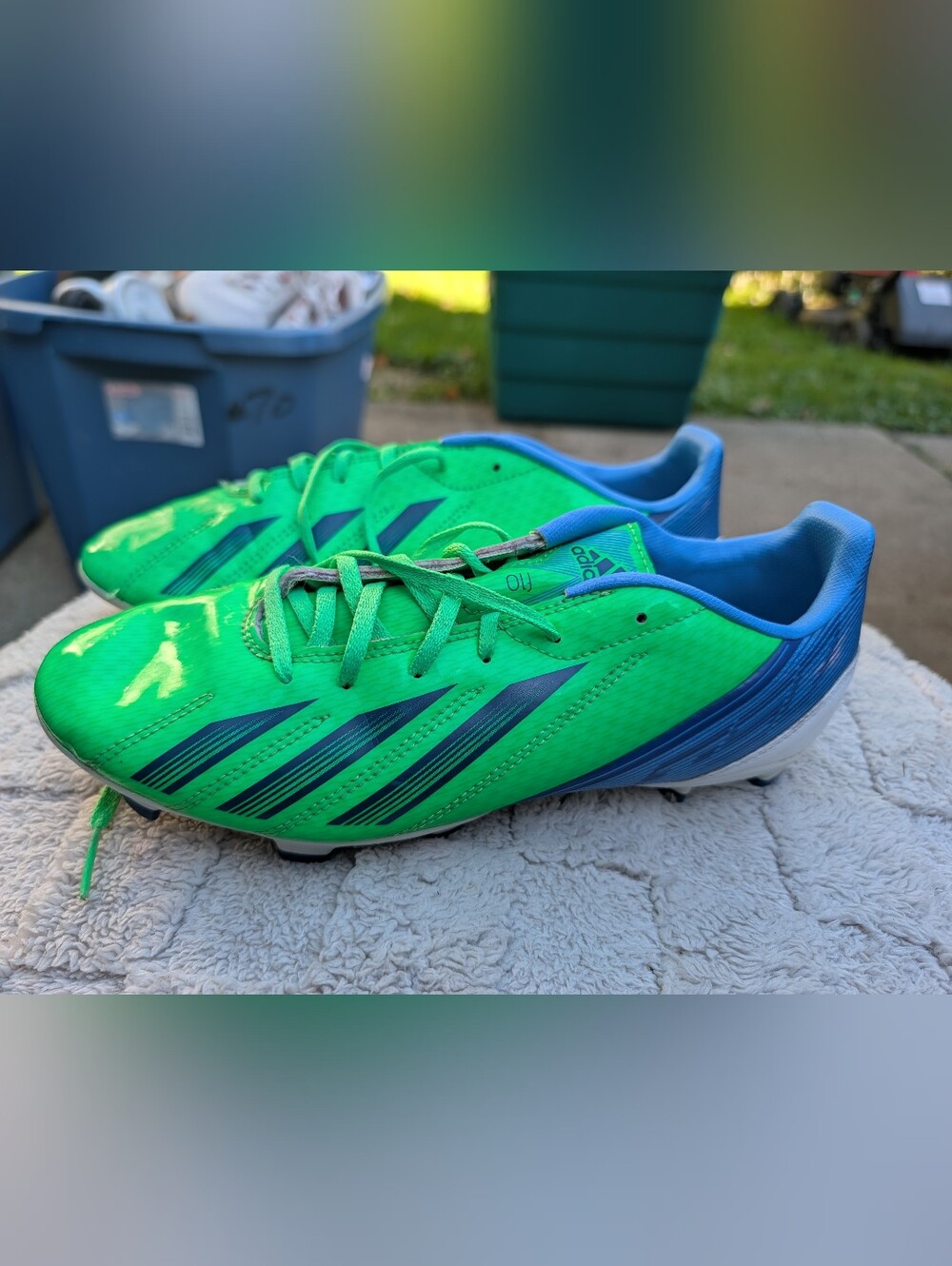 Men's Adidas Neon Green & Blue Soccer Cleats Size 7